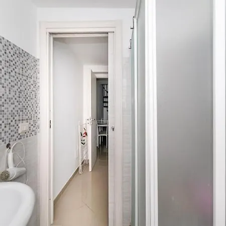 Apartment Bloom House